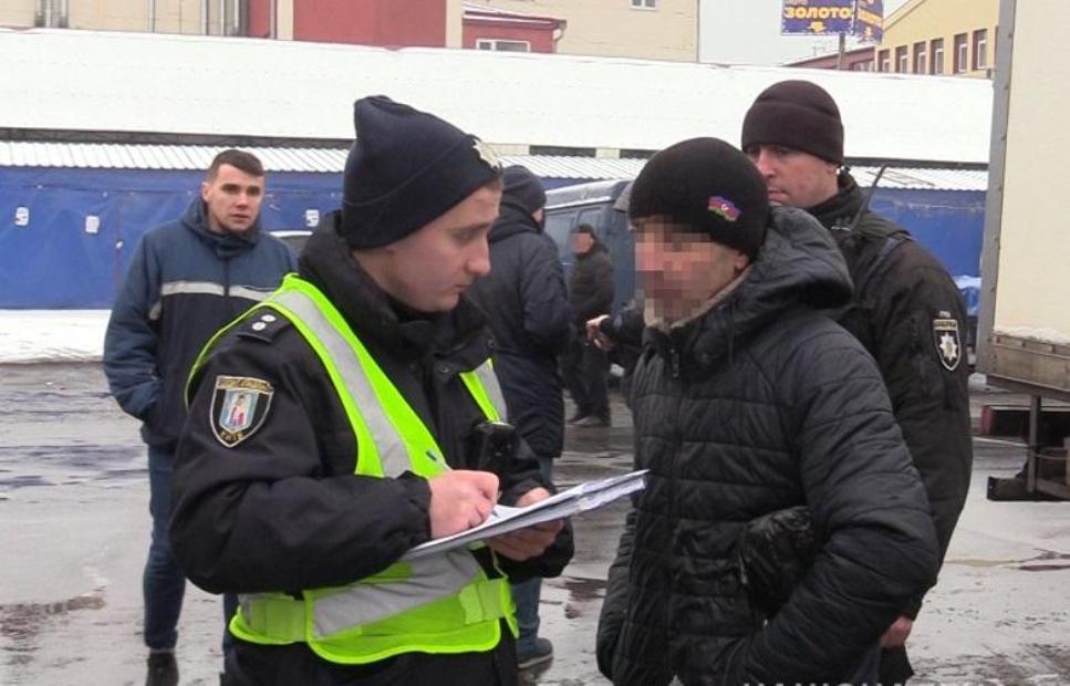 Полиция очистила киевские рынки от нелегалов
