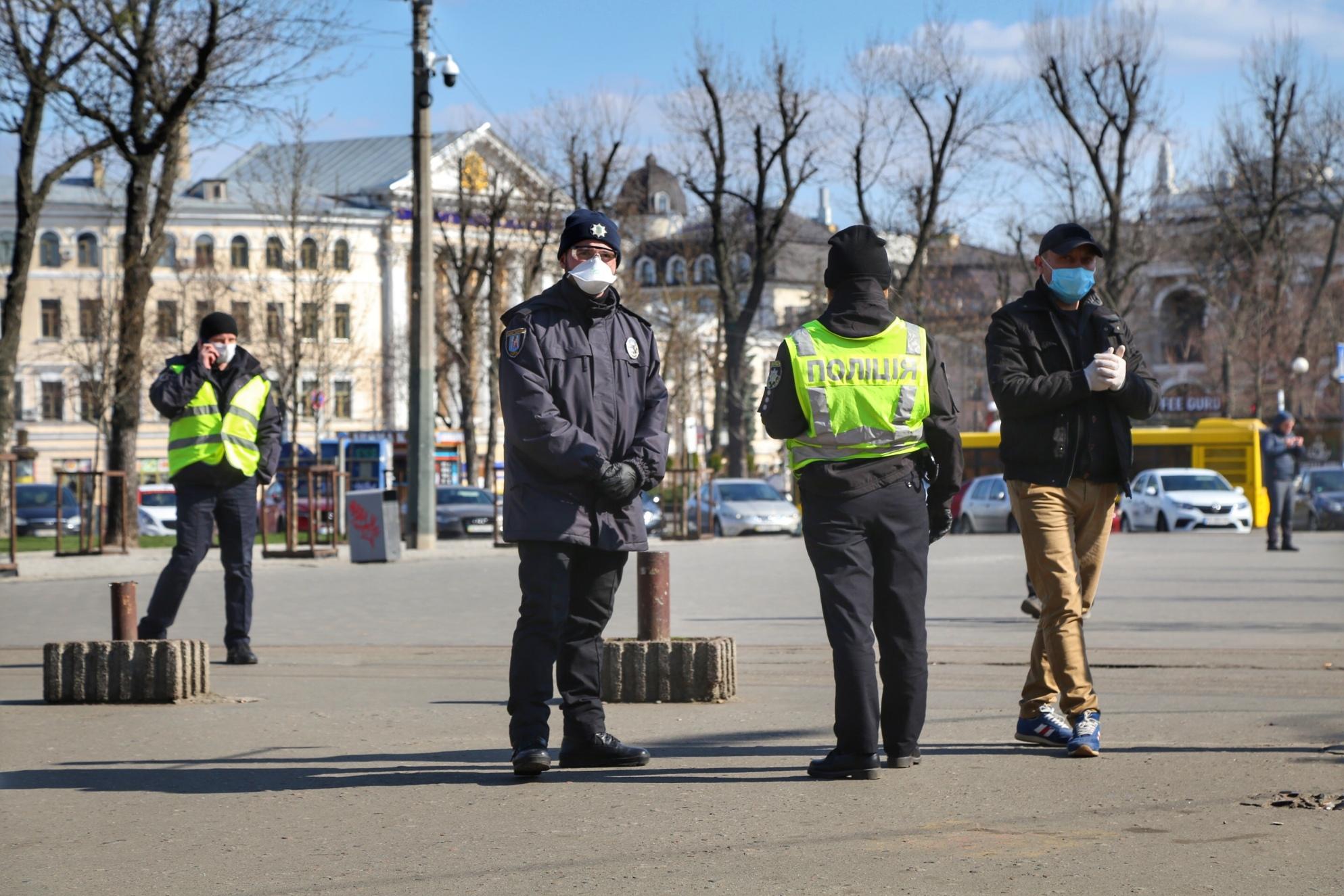 Киев карантин полиция