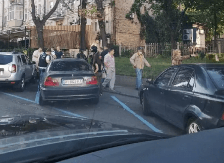 В ресторан “Велюр” Тищенка нагрянули правоохоронці (ФОТО)