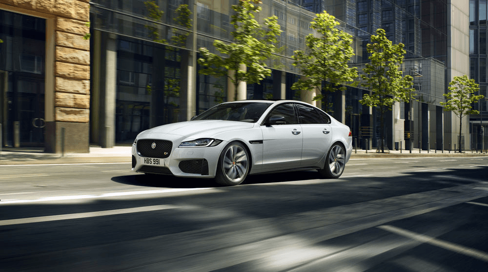 Розкішний Jaguar XF – найкращий седан в класі