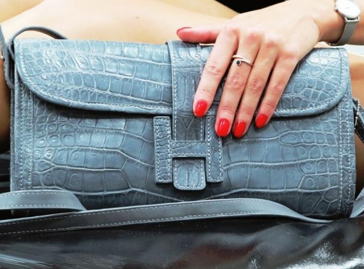 Як правильно доглядати за крокодиловою шкірою