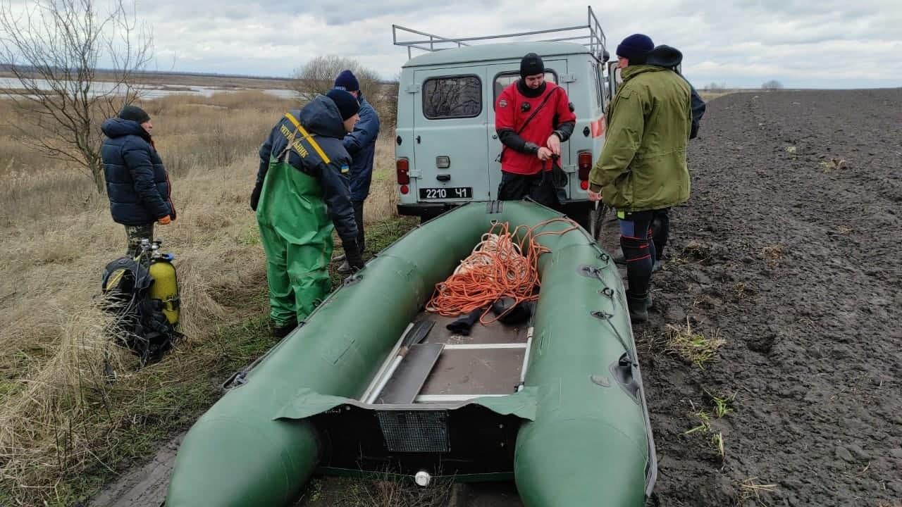 У водоймі на Київщині зник рибалка – його другу добу шукають дрони і водолази