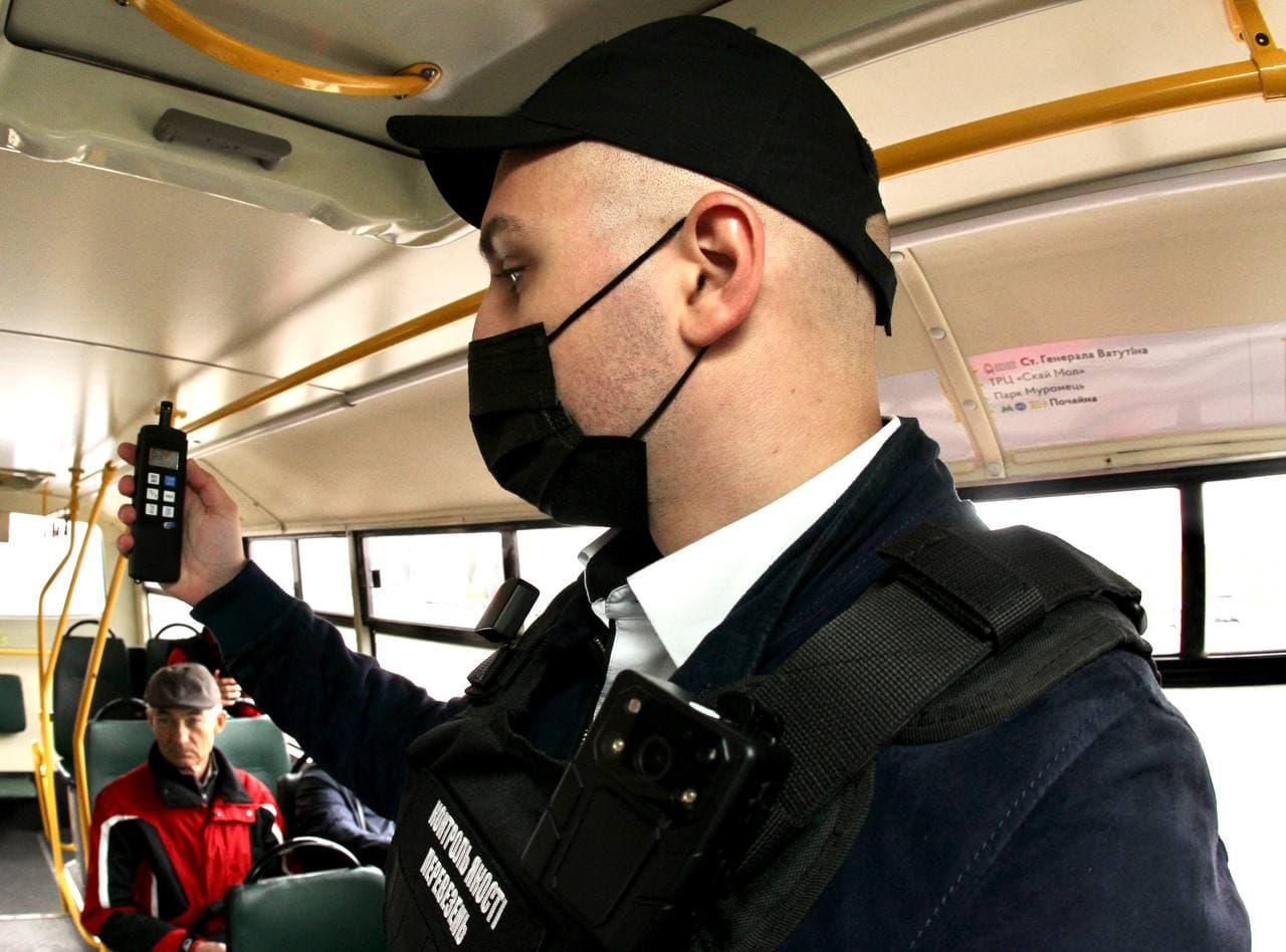 Порушення на 4 маршрутах із 5. Що показала перша перевірка столичних перевізників