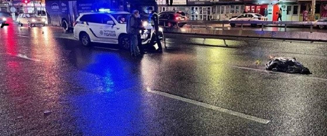Намагався перебігти проспект Палладіна. У Києві вночі загинув чоловік (ВІДЕО)