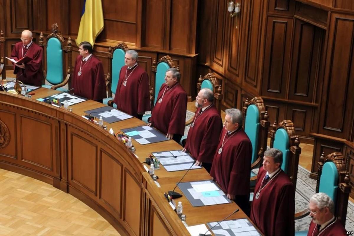 Порошенко хоче, щоб міжнародні експерти були при доборі суддів КСУ