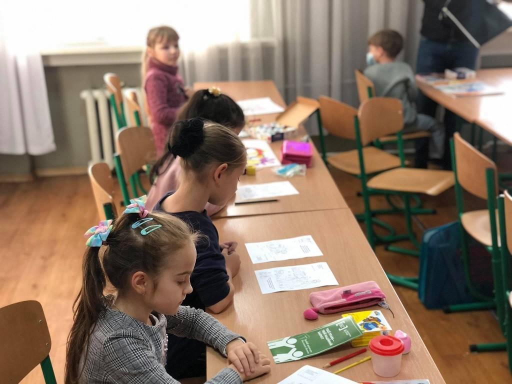 Учителі-пенсіонери можуть працювати без контракту, – КСУ