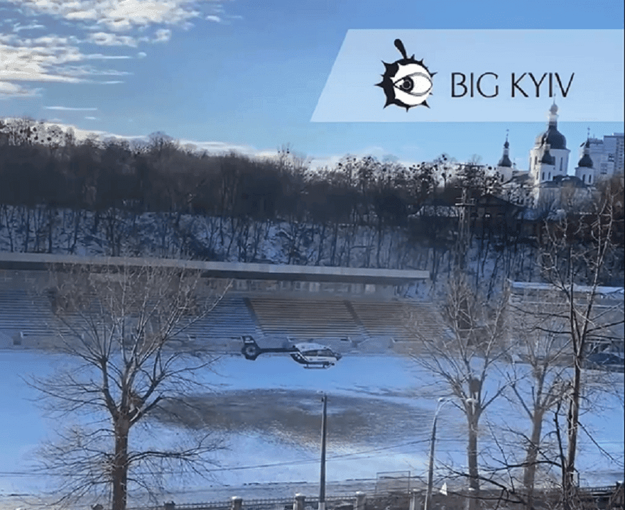 На стадіоні “Спартак” у Києві сів поліцейський гелікоптер: причина