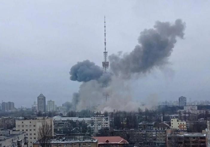 Обстріл телевежі на Дорогожичах: загинув оператор одного з телеканалів
