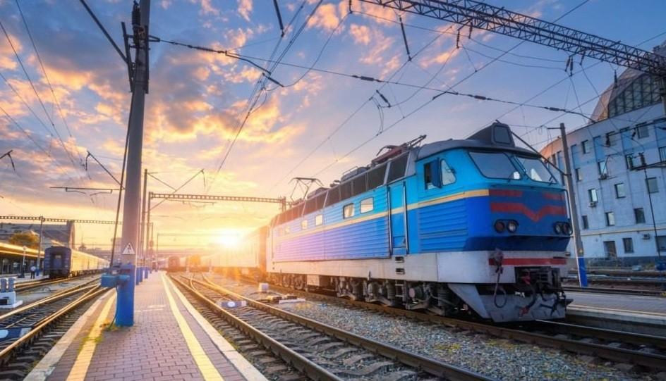 Йдуть із запізненням: в Укрзалізниці попередили про затримку кількох потягів