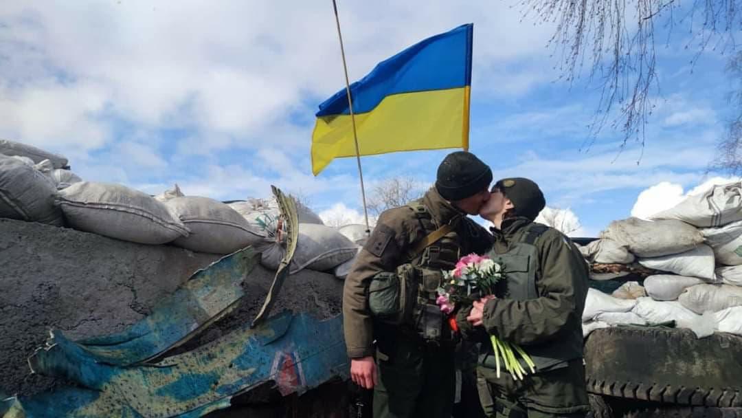 Кохайтеся, чорнобриві, та не з москалями! У столиці зафіксовано майже весільний бум за час війни
