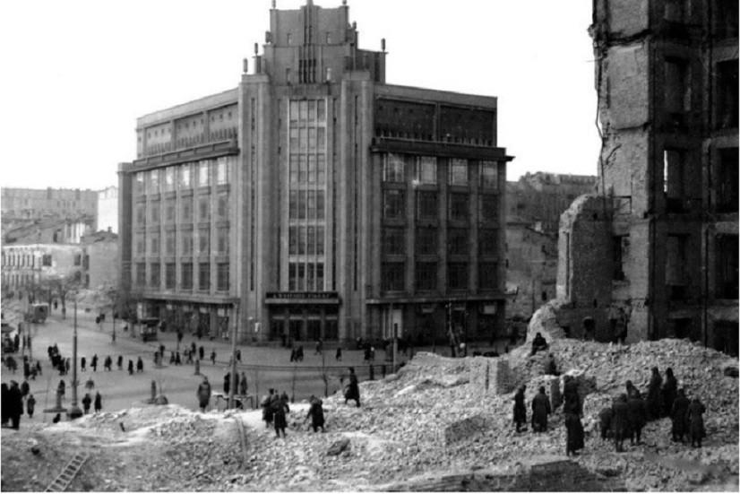 Як Київ уже поставав із попелу
