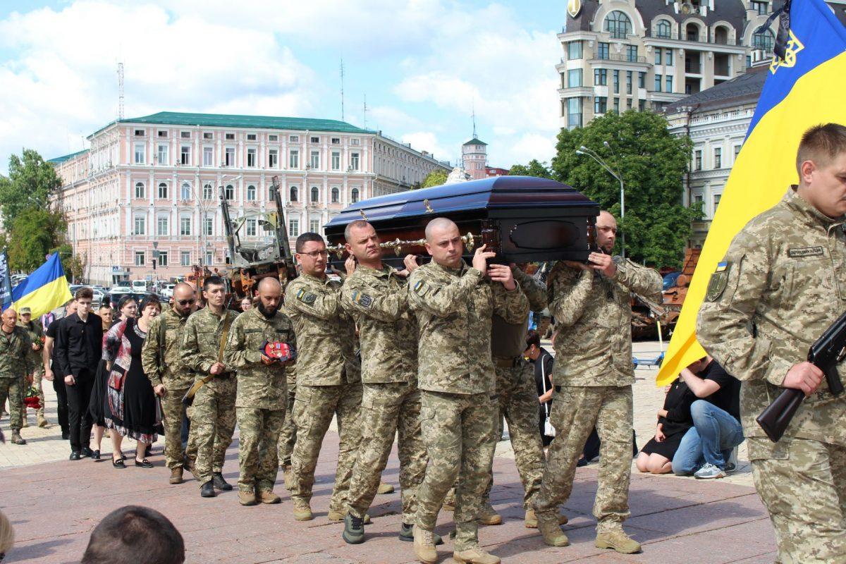 У Михайлівському соборі попрощалися з розвідником “Фанатом” (ФОТО, ВІДЕО)