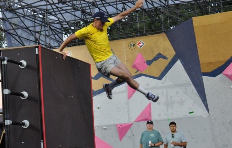 Історична нагорода: киянин став першим чемпіоном з паркуру