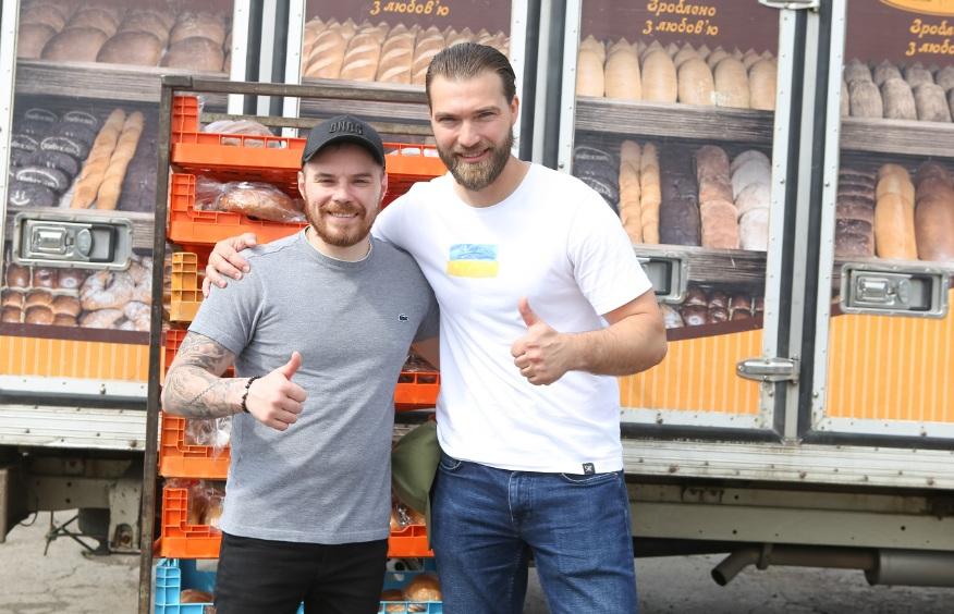 Півтори тонни борошна з Києва передали на Харківщину