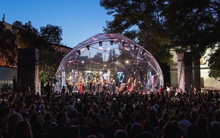 Bouquet Kyiv Stage