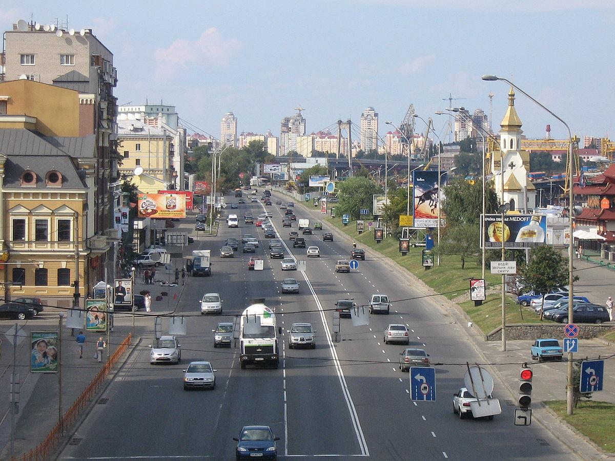 Від завтра обмежать рух транспорту вулицями Набережно-Лугова та Набережно-Хрещатицька