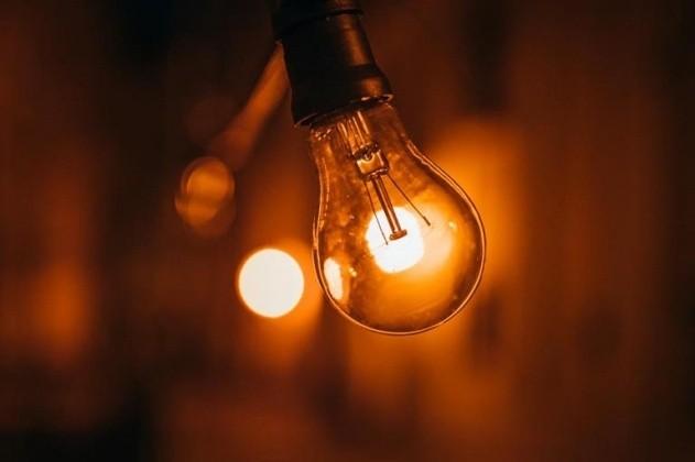 Українцям обіцяють не піднімати тарифи на електроенергію до кінця опалювального сезону