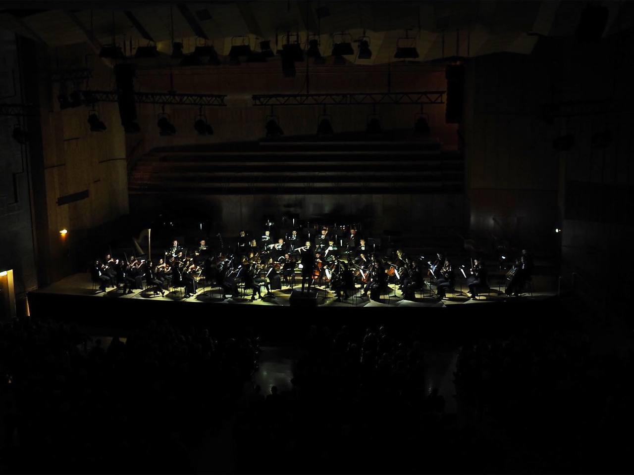 Kyiv Symphony Orchestra привертає увагу до подій в Україні концертами у темряві