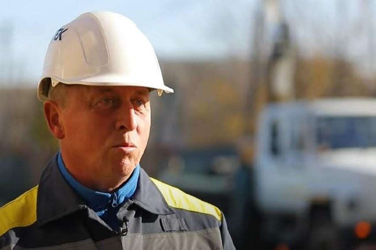 Його охороняє янгол енергетиків: київський монтер 9 місяців відновлює дроти, розбиті окупантами