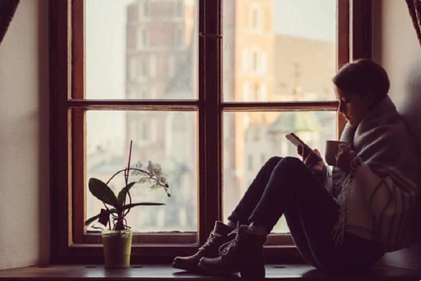 Киянам повертають тепло і воду після знеструмлення: тисячі будинків ще без опалення