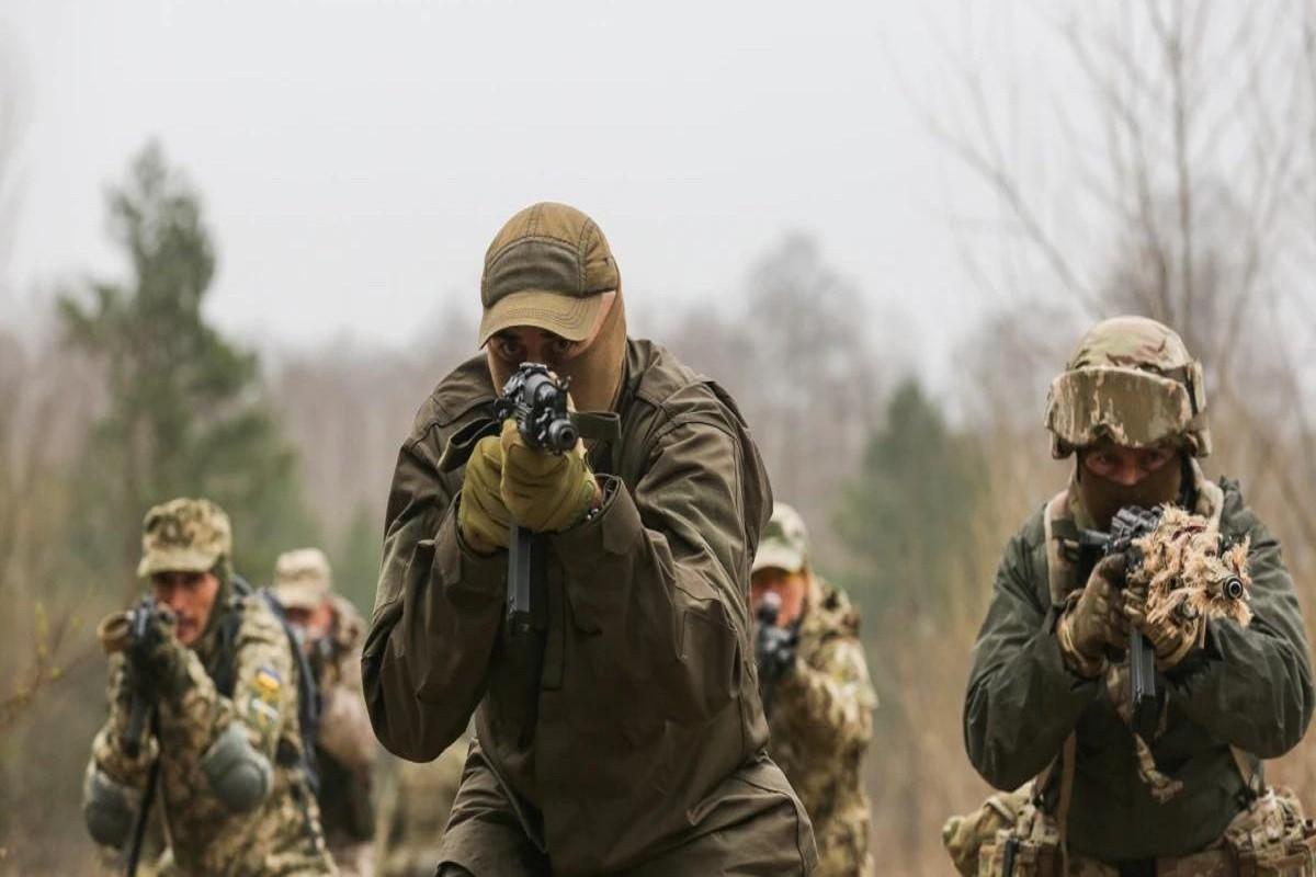 Запускати дрони та стріляти з Калашникова: на Київщині стартують курси військової підготовки