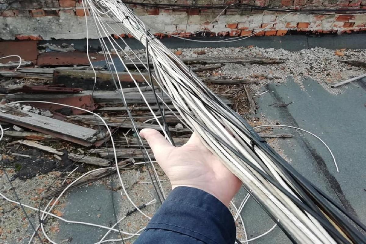 Ріжуть дроти: на Бучанщині звинувачують інтернет-провайдера у злодіяннях