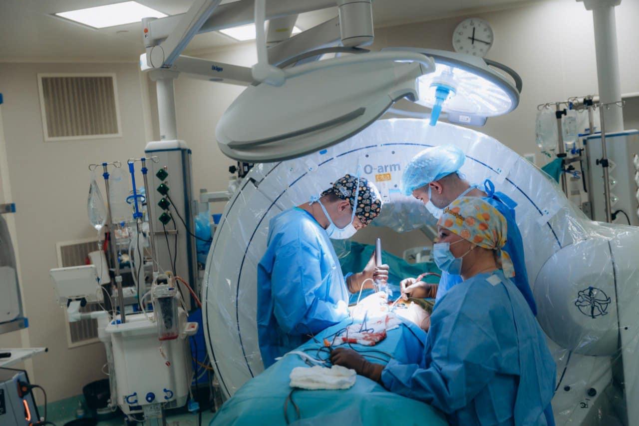 Російський дрон прицільно вдарив по жінці, 7-річному хлопчику та їхньому песику