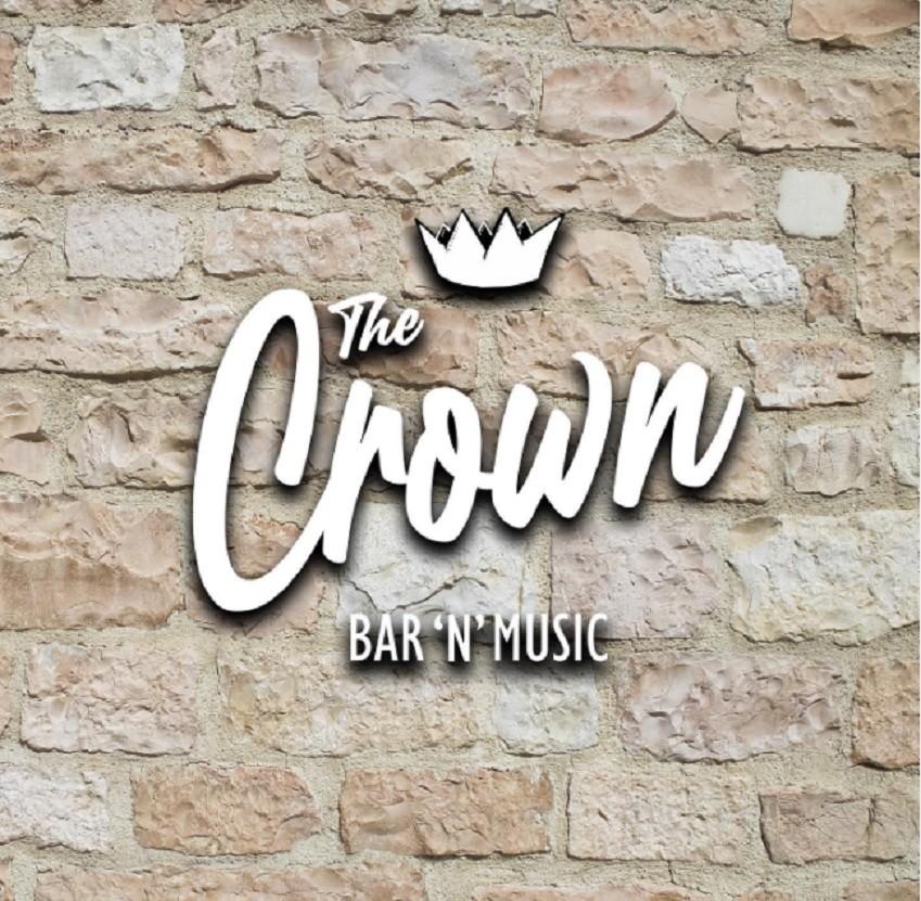 На Сагайдачного відкрили клуб із баром The Crown