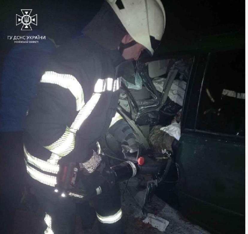 На Київщині сталася смертельна ДТП: водій не впорався з керуванням