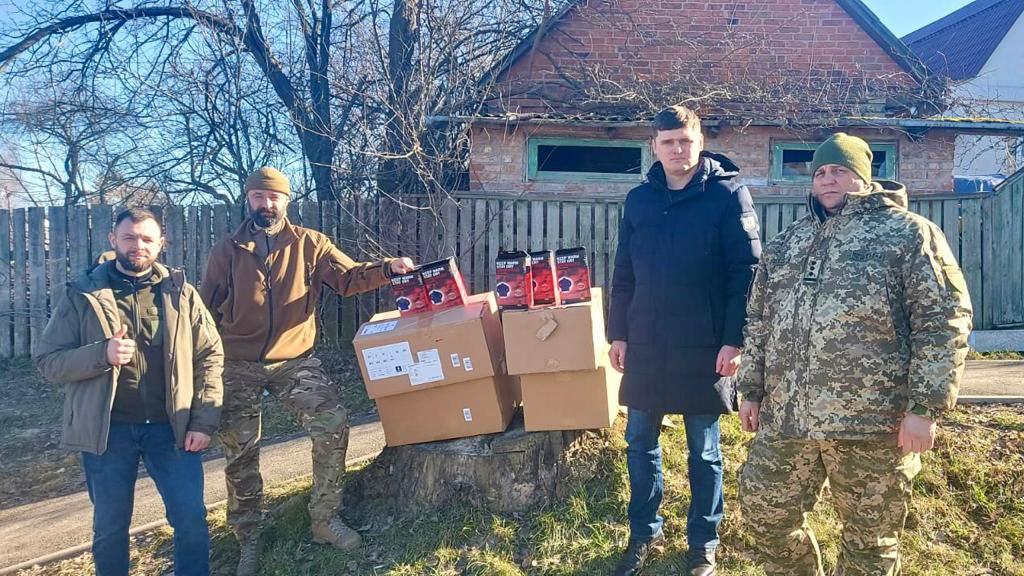 Бучанська громада передала 26 комплектів термобілизни для військовослужбовців