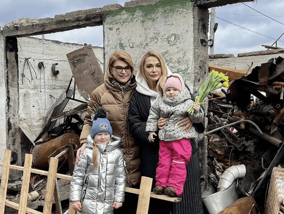 Ольга Сумська відвідала родину на Київщині, яка втратила все під час наступу окупантів (ФОТО)