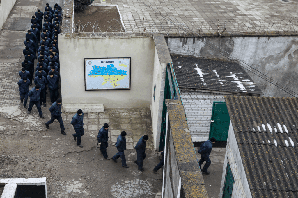 Після перетину білорусько-українського кордону – в колонію: в яких умовах утримують російських полонених (ФОТО)
