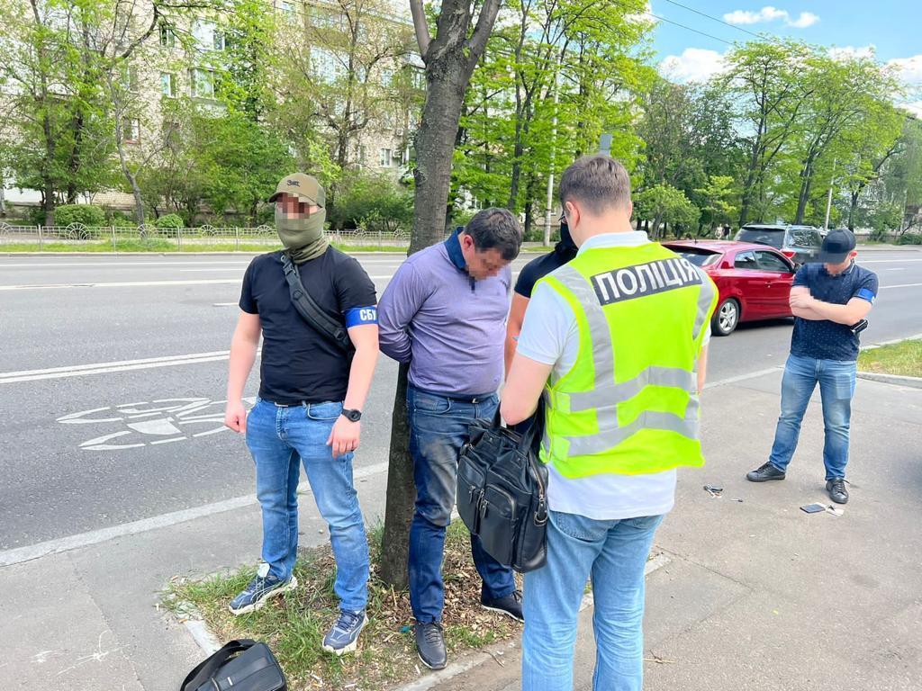 Попався на хабарі черговий чиновник РДА, де вже погоріли на поборах два посадовці