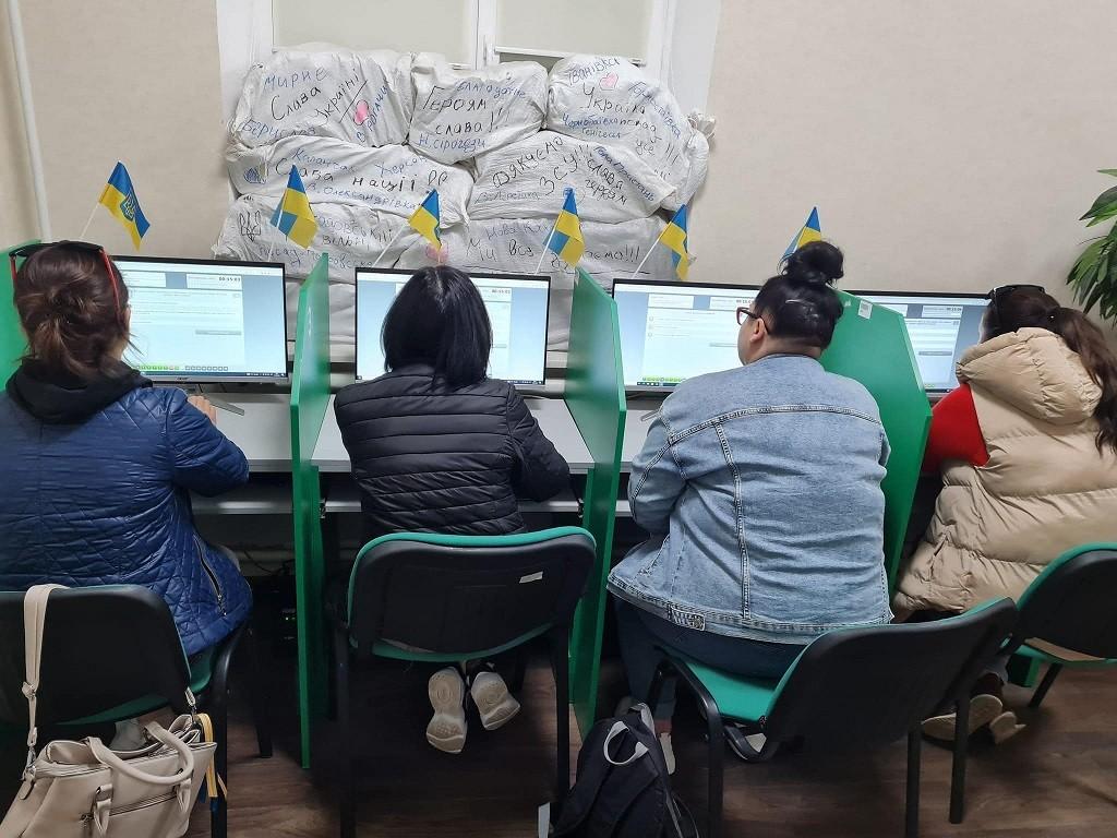 Для теоретичного іспиту з водіння оновили тестові питання