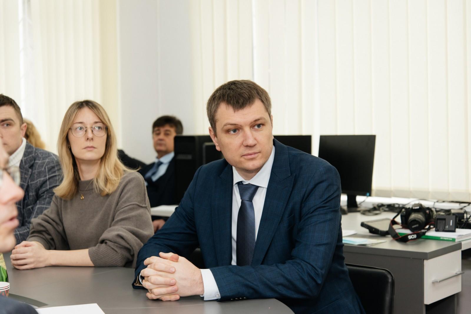 Поки кум Табачника служить у ЗСУ, ректором НАУ призначили Олексія Шкуратова