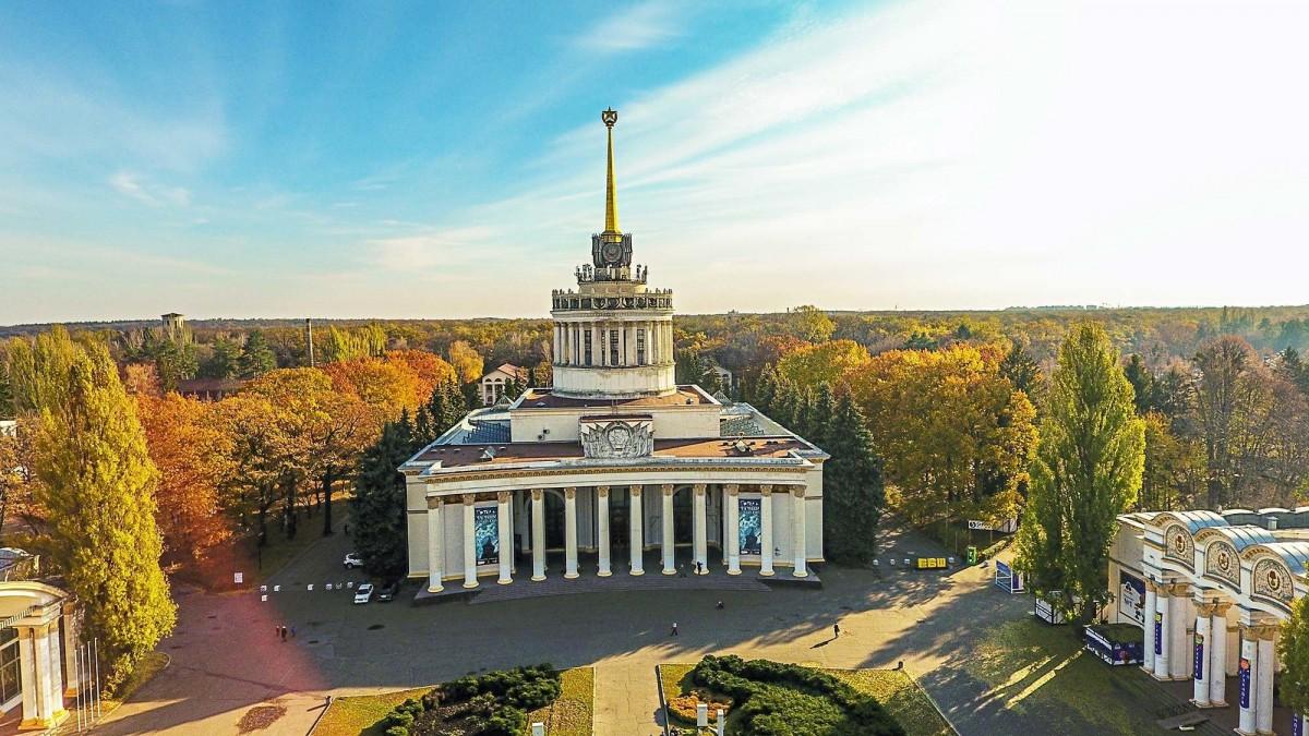 Тіна Кароль, Павло Зібров, дискотеки, фестиваль – програма на вікенд від ВДНГ
