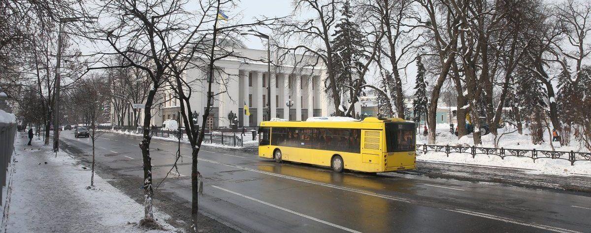 У Києві за зміненим маршрутом курсуватимуть автобуси № 41-Д, 99 та 32-ТР