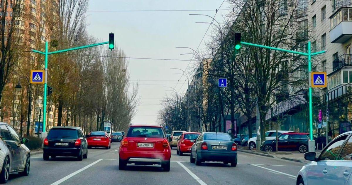 До кінця року всі важливі перехрестя обладнають резервним живленням