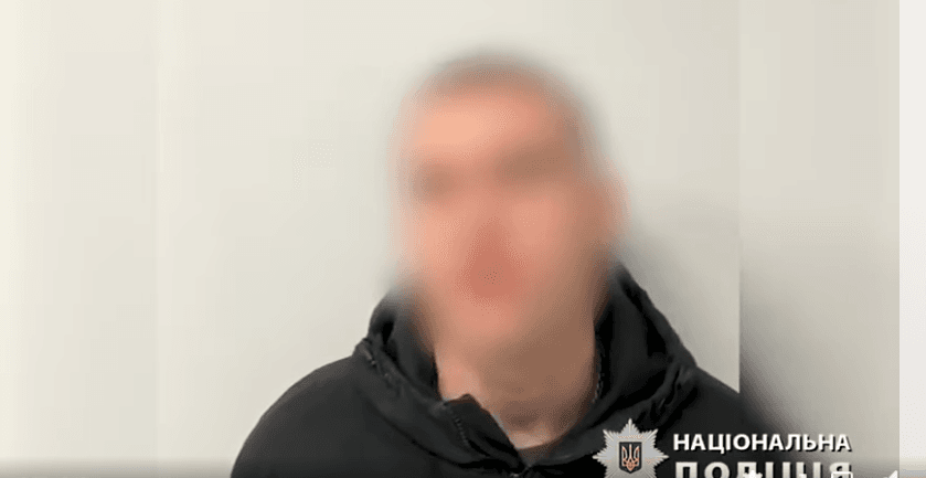 Хотів стати героем соцмереж: парубок з Київщини надзюрив на автівку поліції