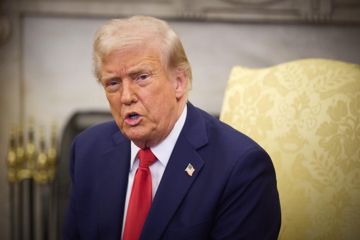Трамп заявив, що просив Путіна не відповідати Україні ударом за атаку на аеродроми та порівняв РФ і Україну з “дітьми, що б’ються”