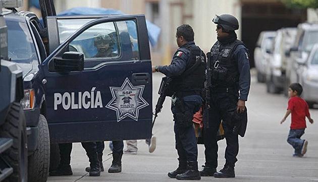 У Мексиці грабіжники викрали вантажівку з 33 тоннами золота та срібла