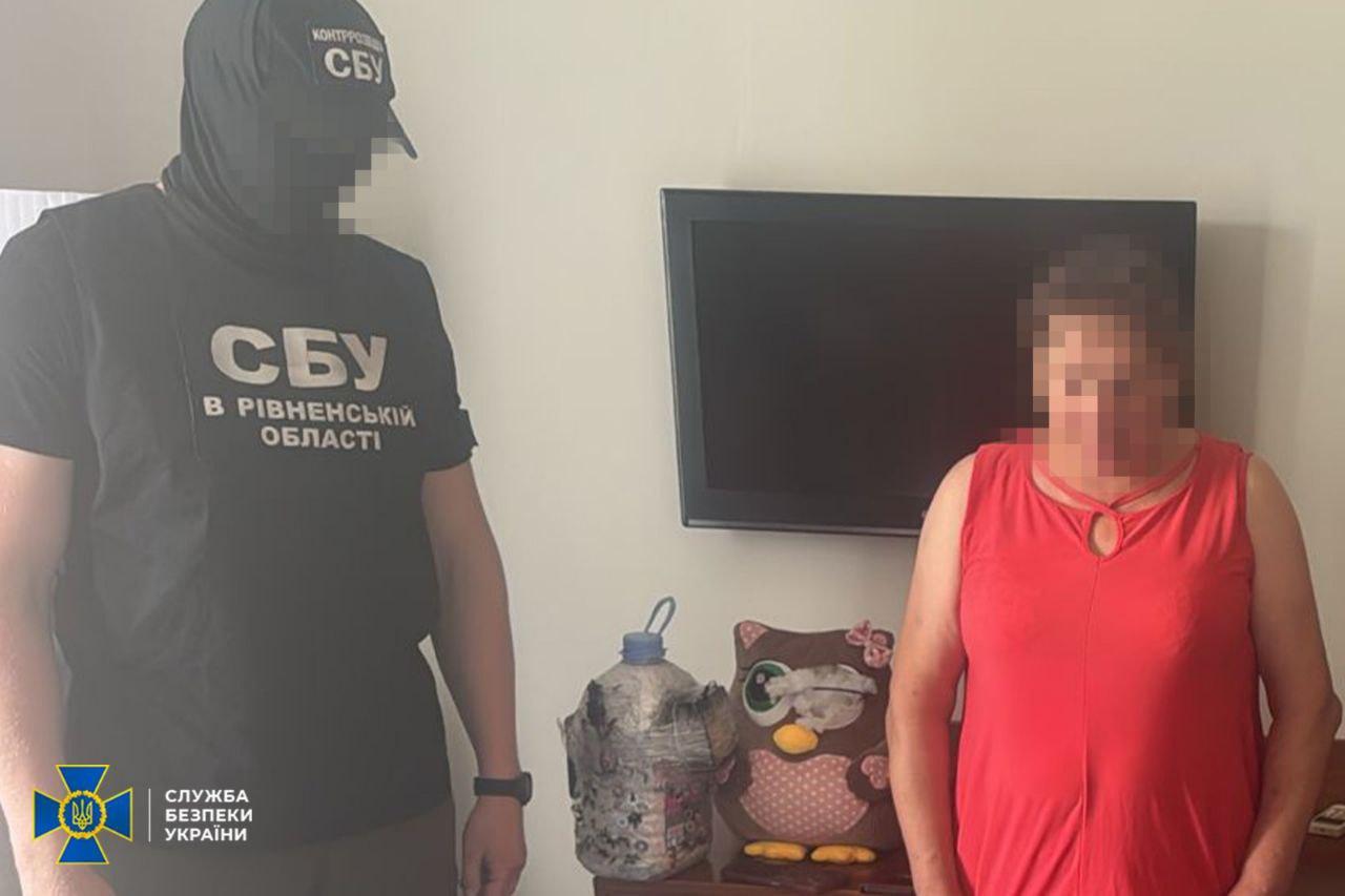 СБУ запобігла теракту в Рівному: затримано жінку, яка закладала вибухівку в готелі