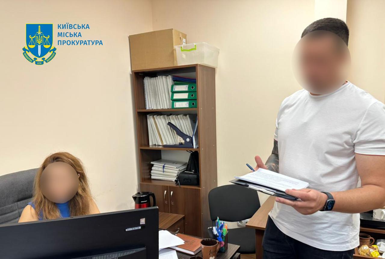 Посадовицю «Муніципальної охорони» підозрюють у службовій недбалості через закупівлю неякісних бодікамер
