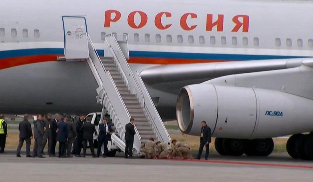 Донька Келлога закликала покарати винних за розстелення червоної доріжки для путіна