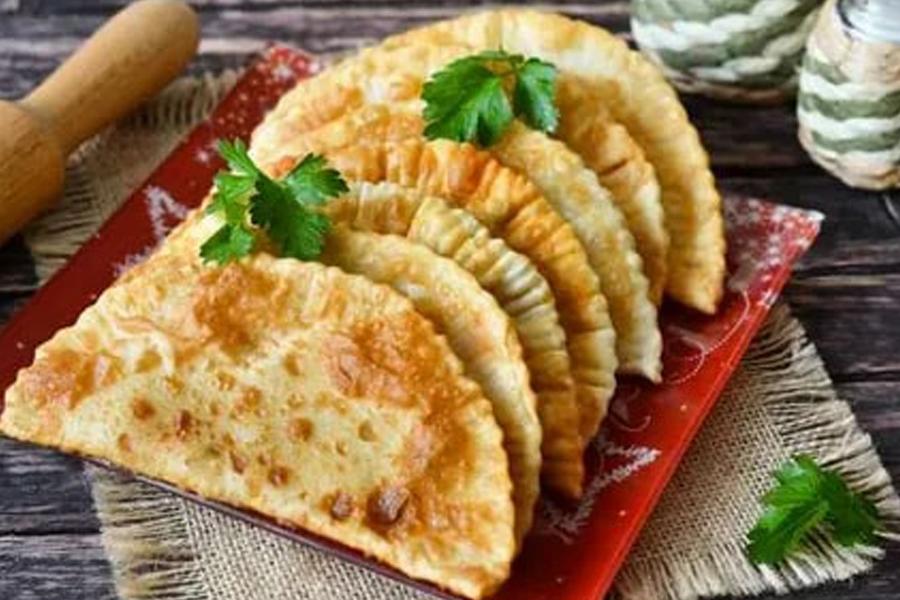 У «Мусафірі» тепер можна купити популярні чебуреки та янтики з собою