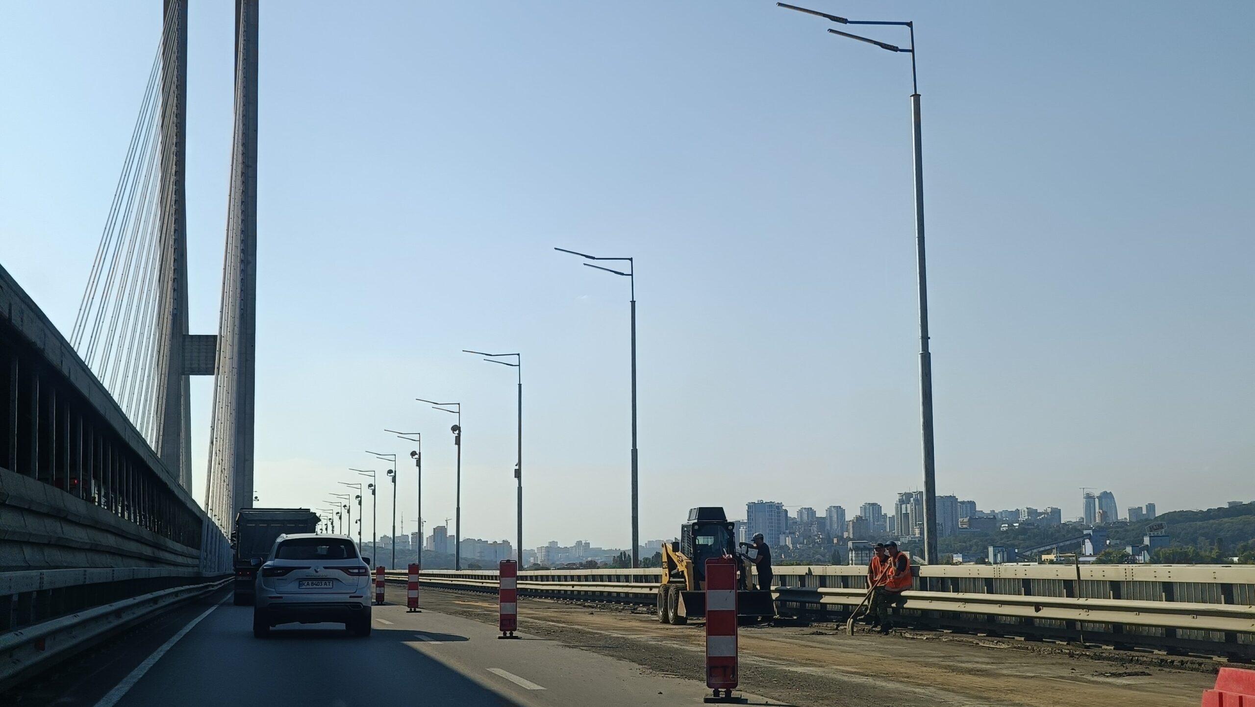 Південний міст у Києві постійно ремонтують: в чому проблема