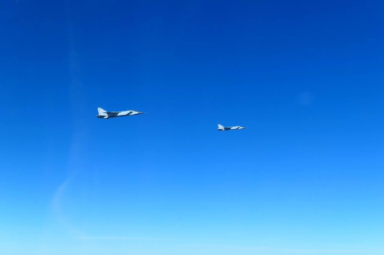 Угорські винищувачі перехопили 5 російських військових літаків: у РФ заявили, що буде в разі збиття їхніх суден