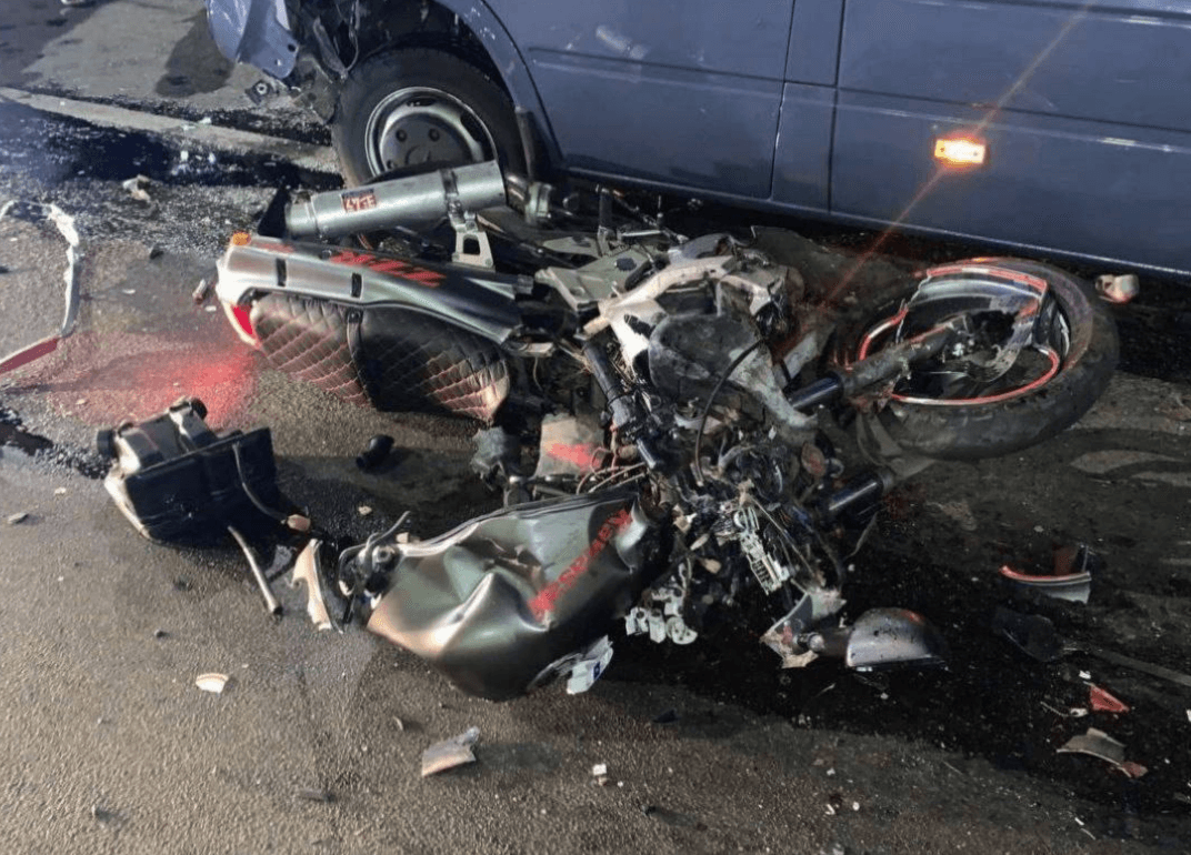 У Білій Церкві загинув 14-річний хлопець, зіткнувшись на мотоциклі з мікроавтобусом