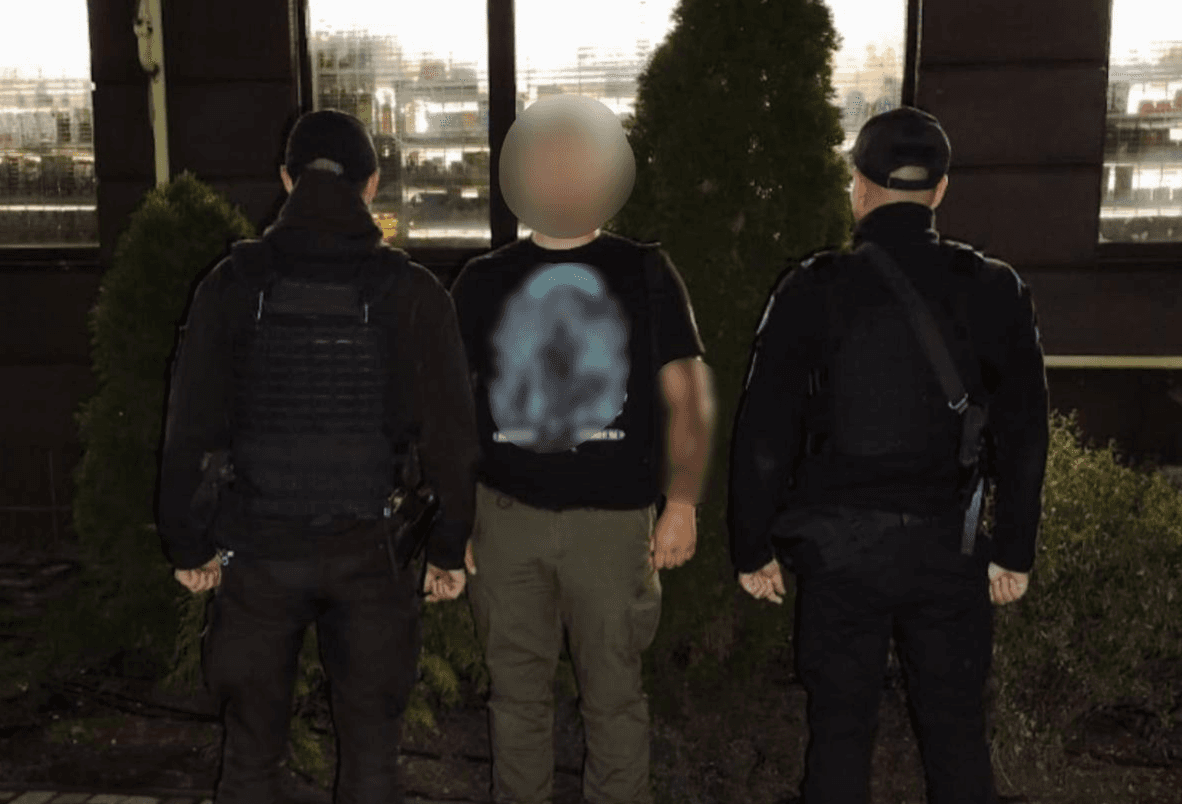 У салоні краси в Ірпені чоловік погрожував гранатою своїй колишній