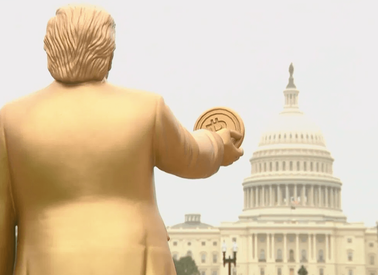 Статую Трампа з біткойном встановили біля Капітолію